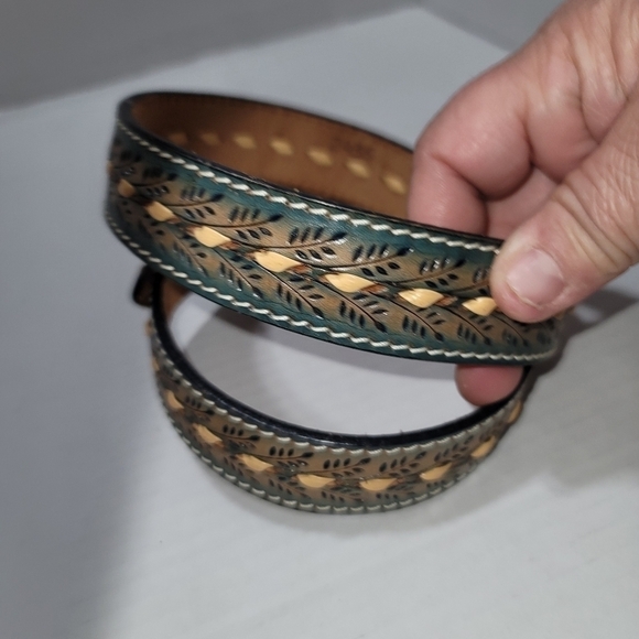 Vintage Hand Tooled Leather Belt Wheat Whipstitched Blue Natural 32 USA 1.25" - Picture 5 of 8